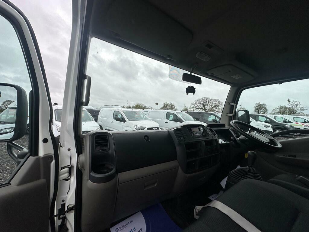 Nissan NT400 Cabstar 35.14 2.5 Dci 136 Bhp 6 Speed Dropside Pic White #17