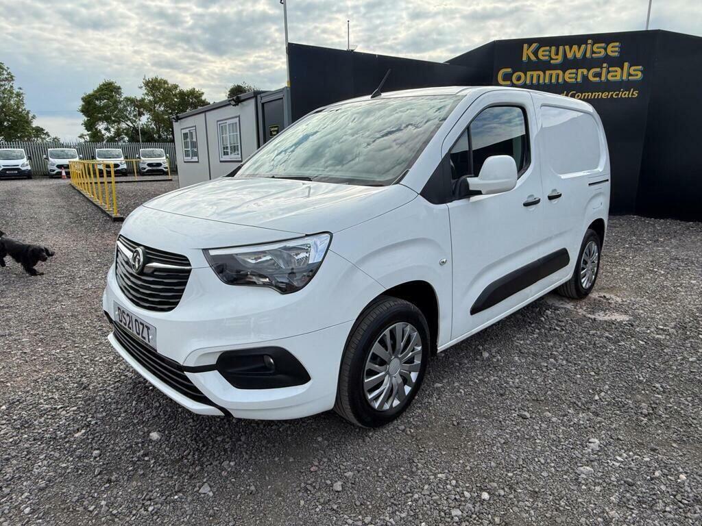 Vauxhall Combo 1.5 Turbo D 2000 Sportive Panel Van Man DS21OZT White #5