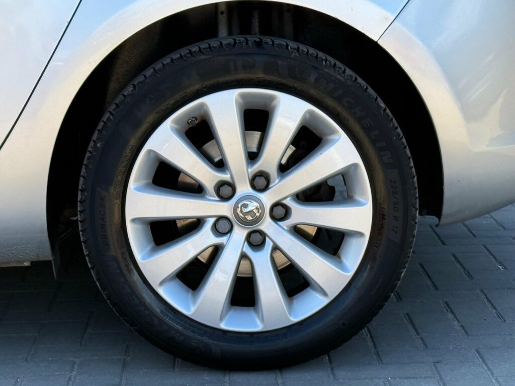 Vauxhall Astra Estate 2.0 Cdti Elite Sports Tourer Euro 5 Ss 5 White #12