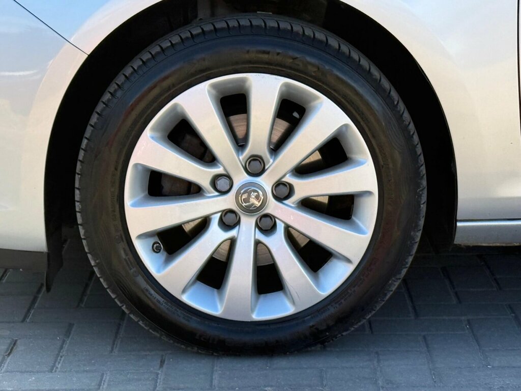 Vauxhall Astra Estate 2.0 Cdti Elite Sports Tourer Euro 5 Ss 5 White #11