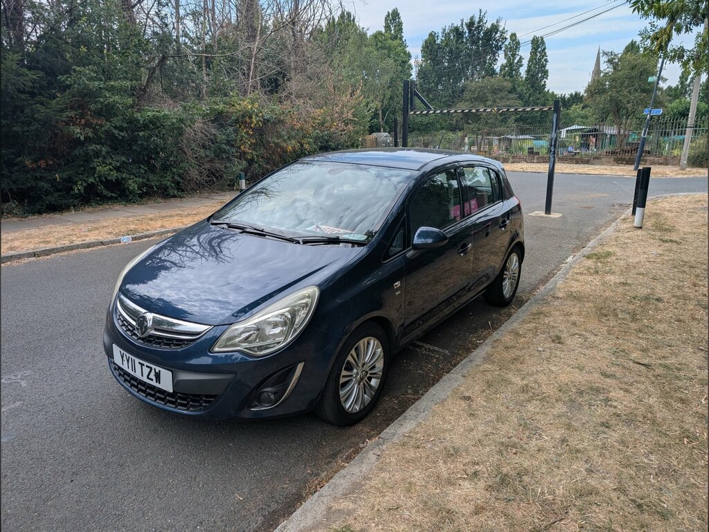 Vauxhall Corsa 1.2 16V Limited Edition Euro 5 Red #3