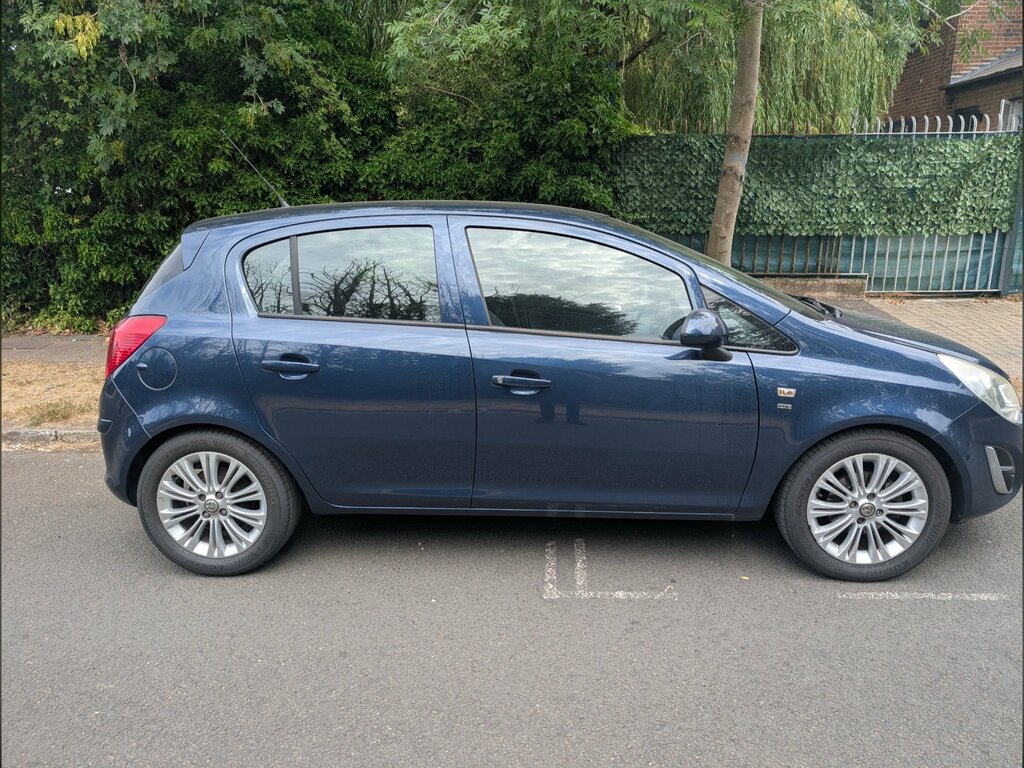 Vauxhall Corsa 1.2 16V Limited Edition Euro 5 Red #8