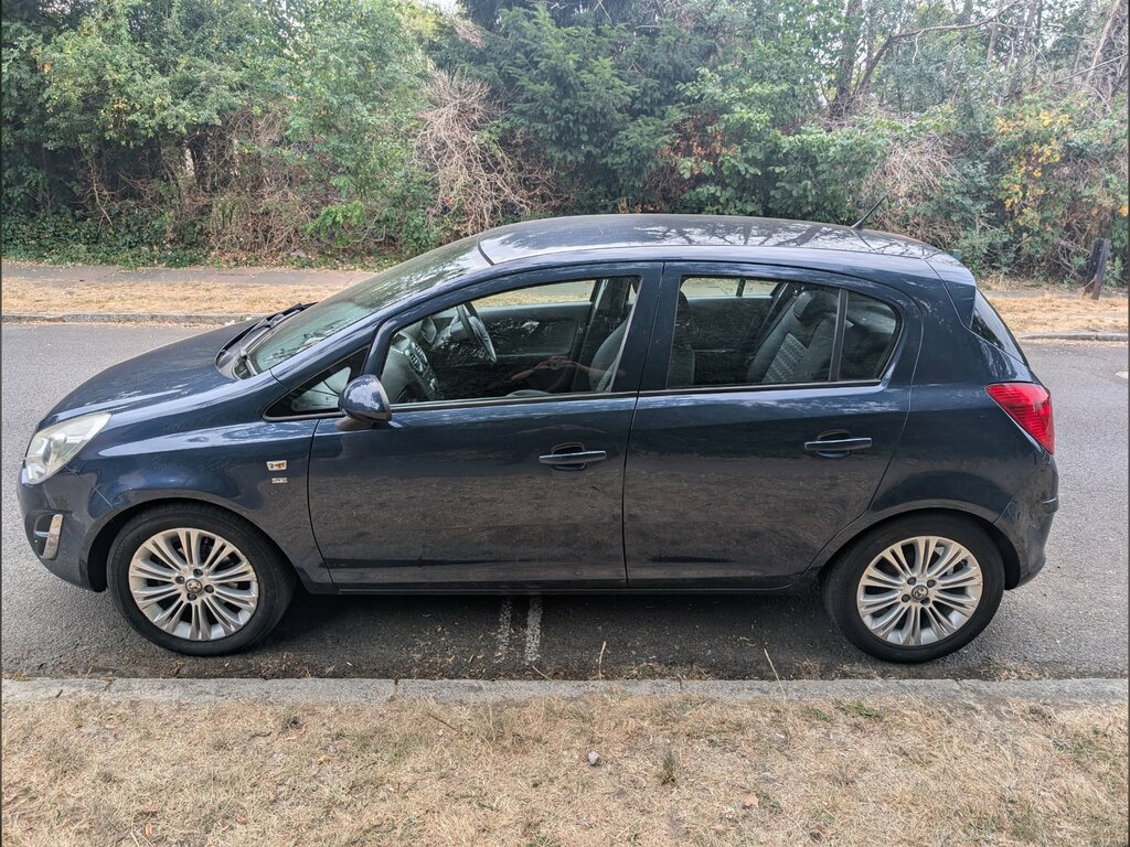 Vauxhall Corsa 1.2 16V Limited Edition Euro 5 Red #4