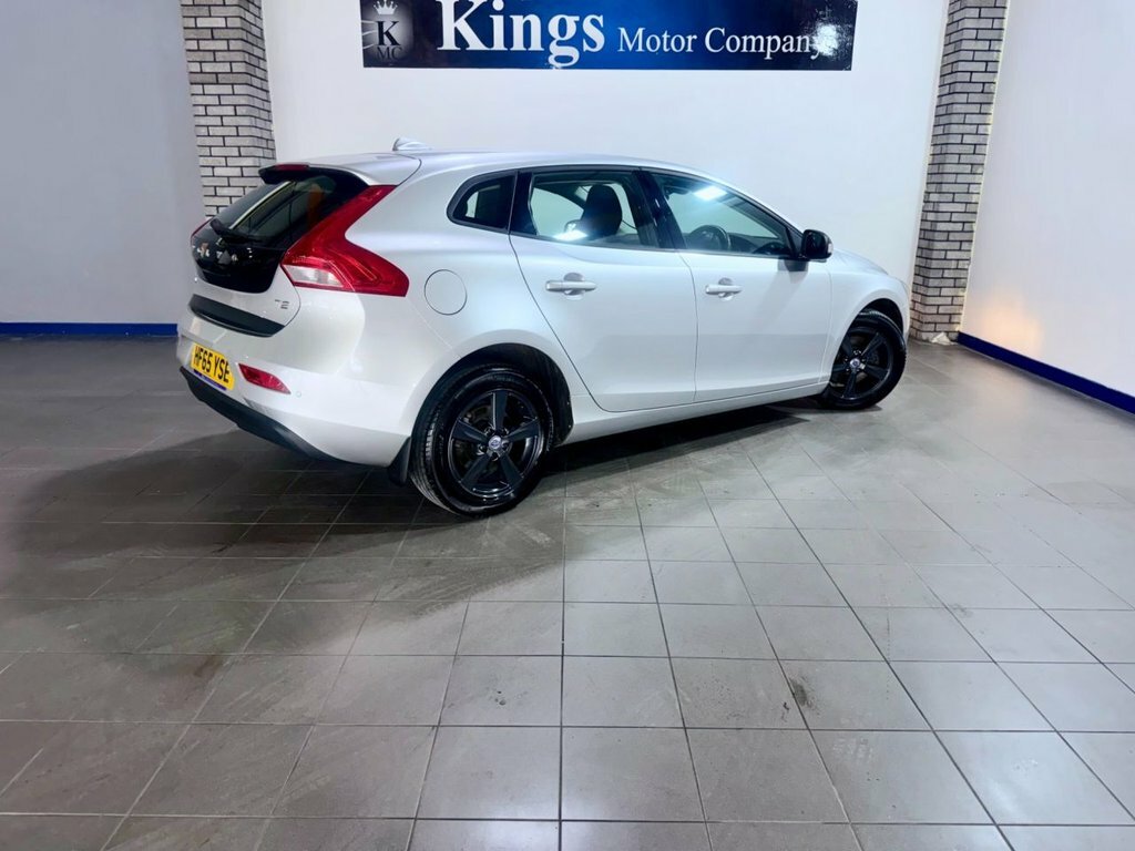 Volvo V40 2L Es Silver #4
