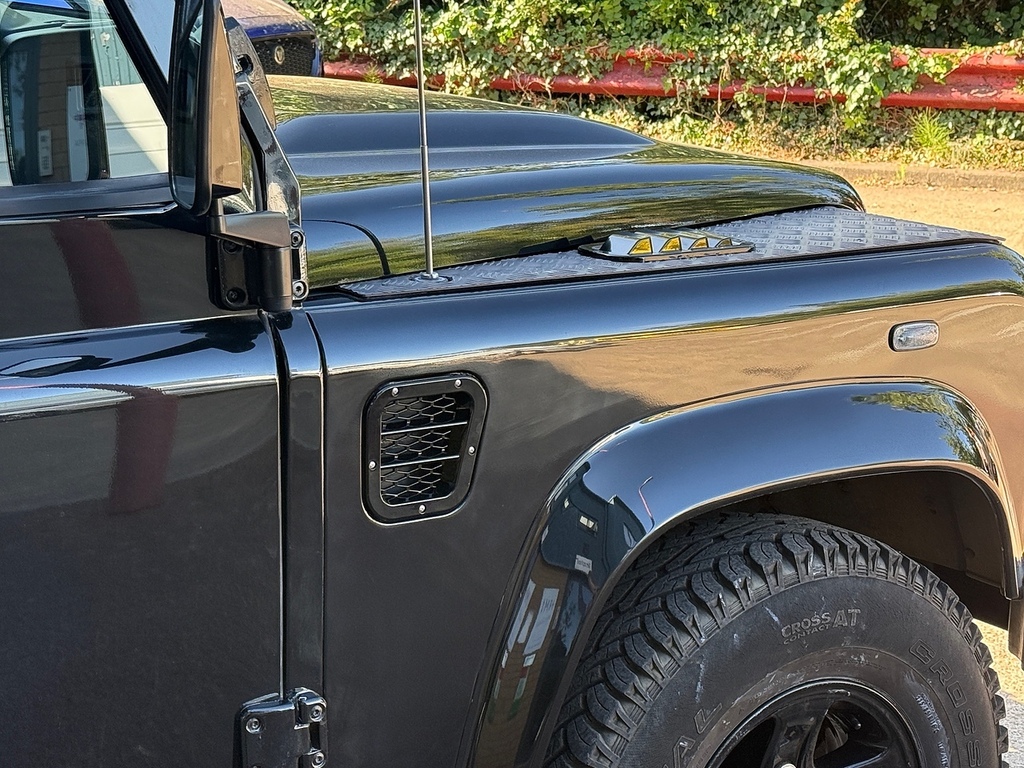 Land Rover Defender 90 2.4 90 Td Hard Top 121 Bhp Green #13