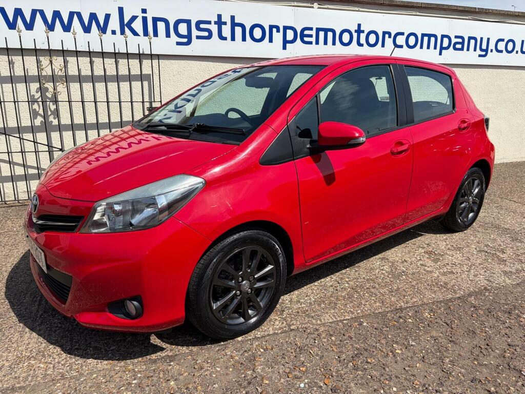 Toyota Yaris Hatchback 1.33 Dual Vvt-i Icon Plus Euro 5 20 YK14VCT Red #3
