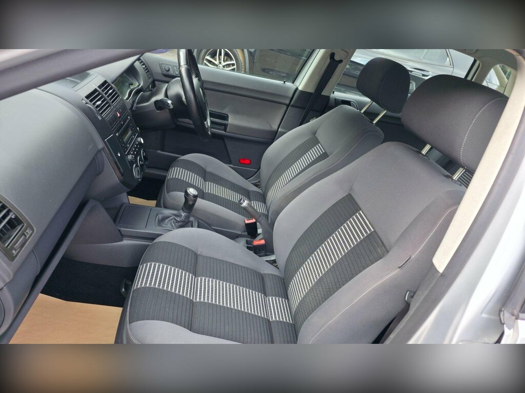 Volkswagen Polo Match 1.4 5-Door Silver #57