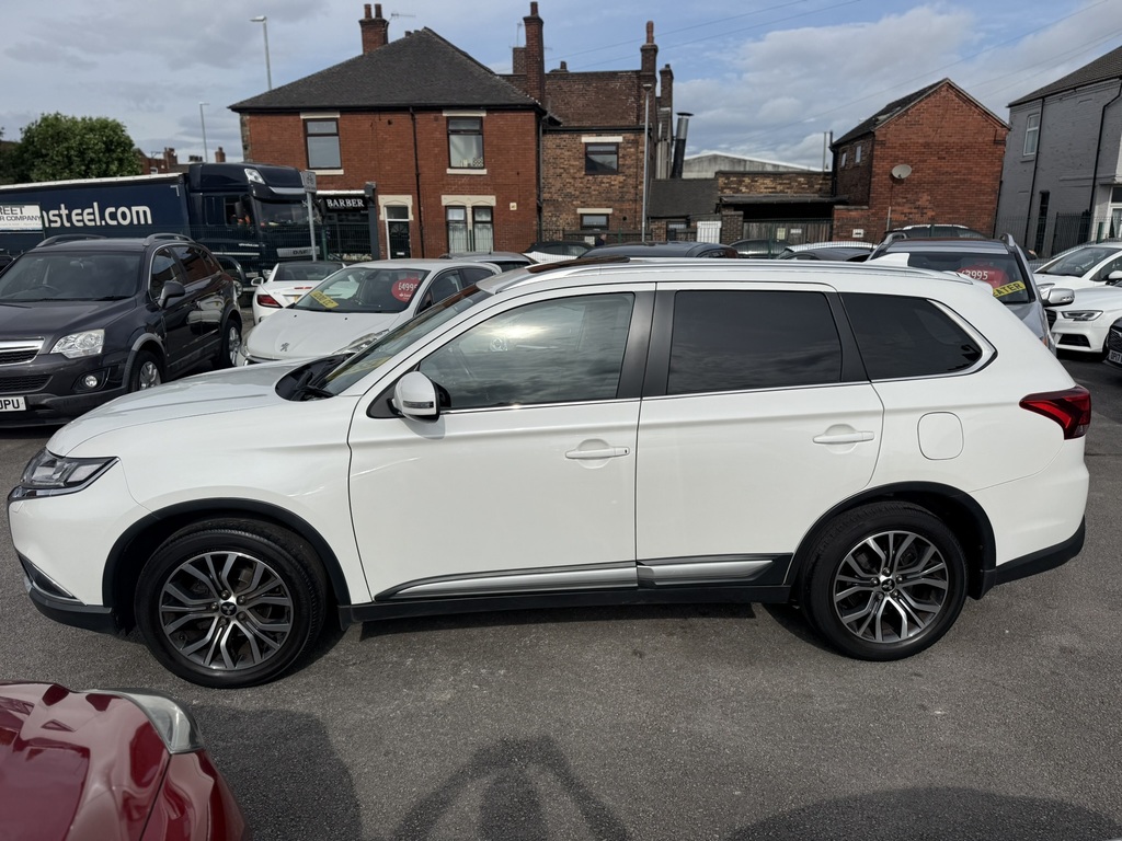 Mitsubishi Outlander 4 4Wd 2019 19 Reg White #4