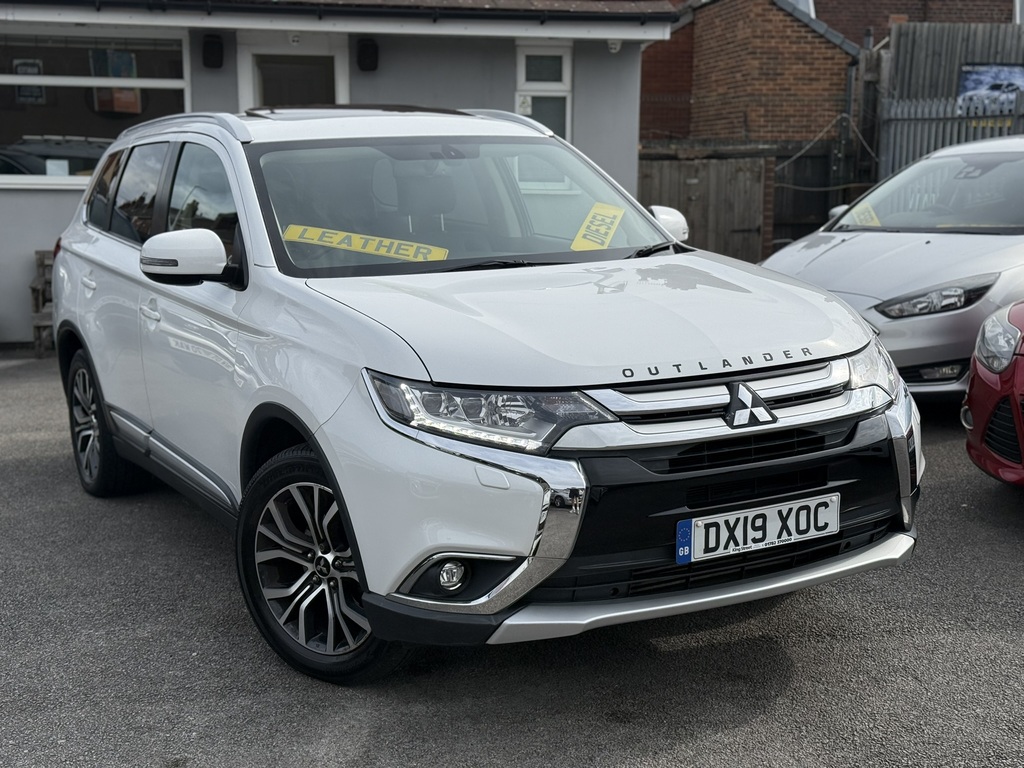 Mitsubishi Outlander 4 4Wd 2019 19 Reg White