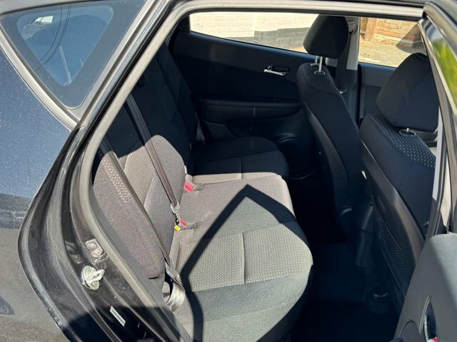 Hyundai I30 Hatchback 1.6 Crdi Comfort Euro 4 200858 Black #11