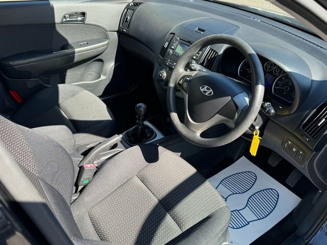 Hyundai I30 Hatchback 1.6 Crdi Comfort Euro 4 200858 Black #10