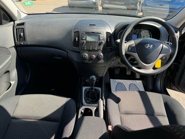 Hyundai I30 Hatchback 1.6 Crdi Comfort Euro 4 200858 Black #13