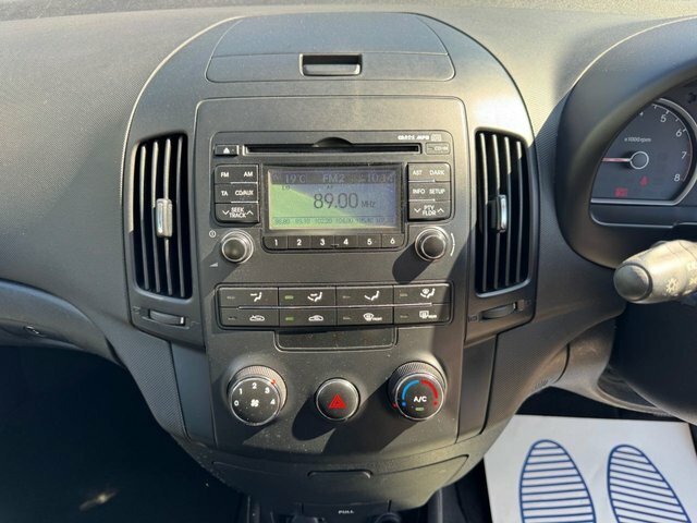 Hyundai I30 Hatchback 1.6 Crdi Comfort Euro 4 200858 Black #16
