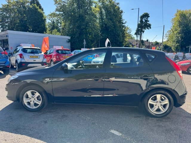 Hyundai I30 Hatchback 1.6 Crdi Comfort Euro 4 200858 Black #8