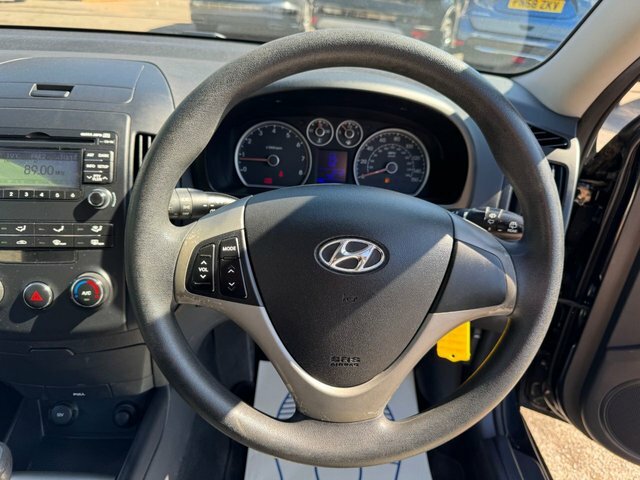 Hyundai I30 Hatchback 1.6 Crdi Comfort Euro 4 200858 Black #14