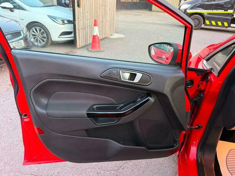 Ford Fiesta 1.0T Ecoboost Titanium Euro 5 Ss Black #45