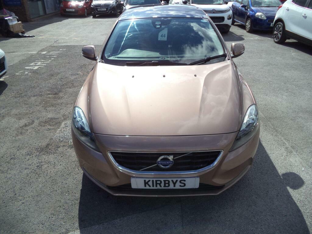 Volvo V40 2.0 T2 Se Nav Euro 6 S S Brown #2