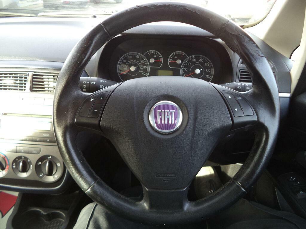 Fiat Grande Punto 1.2 Active Red #41