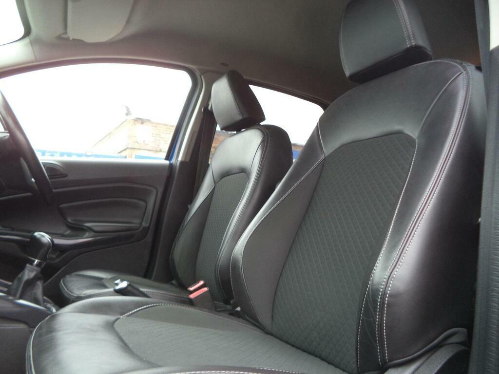 Ford Ecosport Ford Ecosport 1.0 Ecosport Zetec T Silver #31