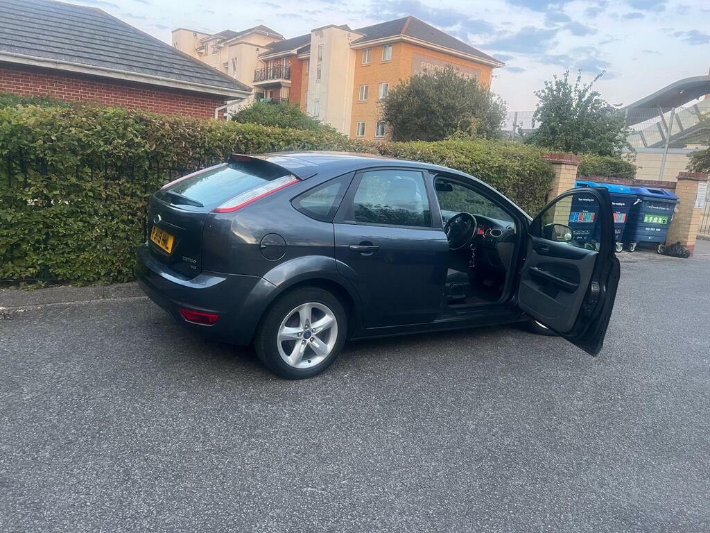 Ford Focus 1.6 Zetec Hatchback 161 Gkm, 9 Black #57