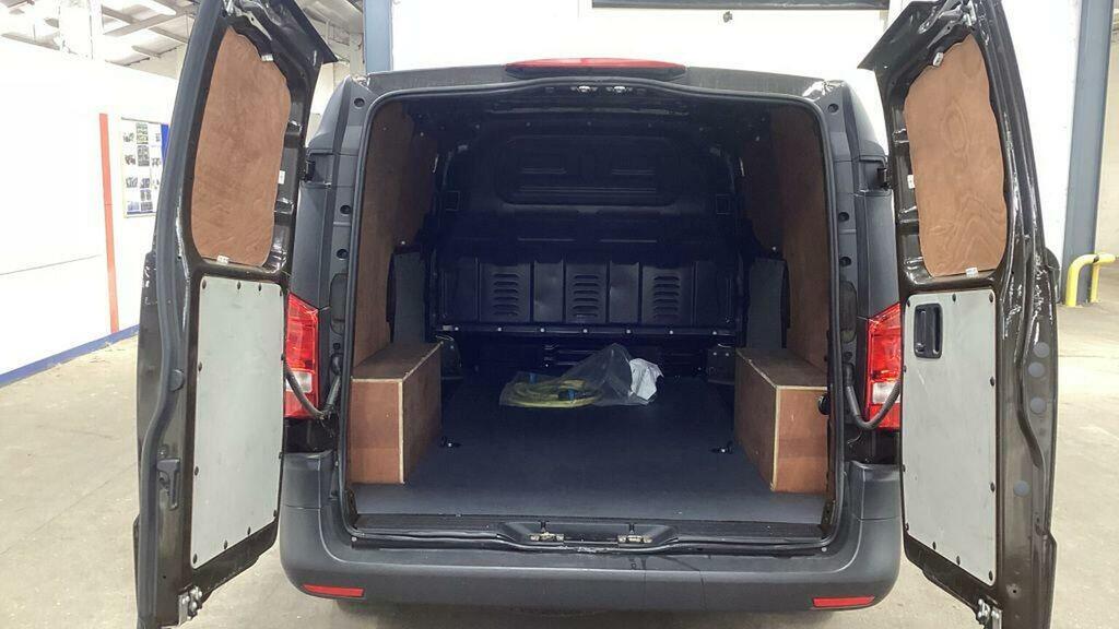 Mercedes-Benz eVito 116 E 66Kwh Premium Fwd L2 6Dr Lwb Silver #12