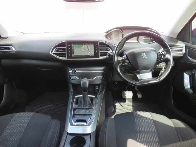 Peugeot 308 2015 1.2 Puretech Allure Hatchback Red #2