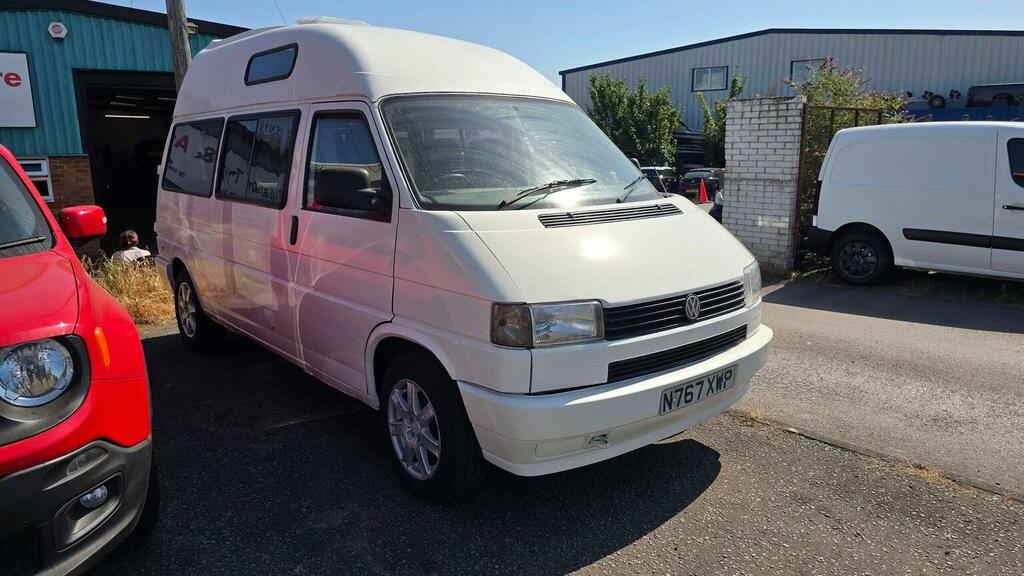 Volkswagen Caravelle Mpv Red #36