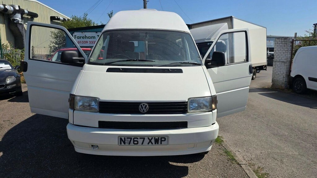 Volkswagen Caravelle Mpv Red #40