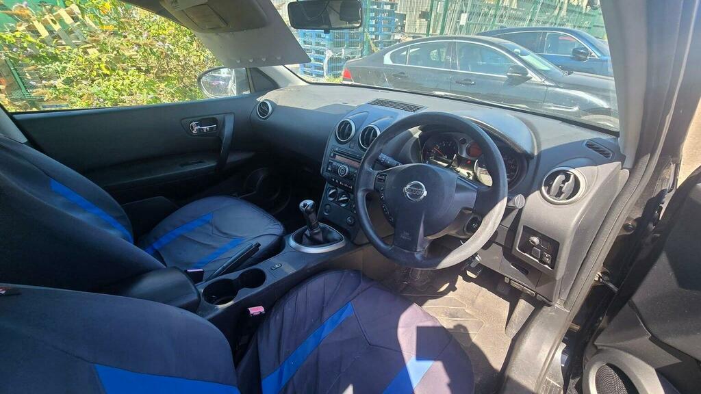 Nissan Qashqai 1.6 Visia 2Wd Black #5
