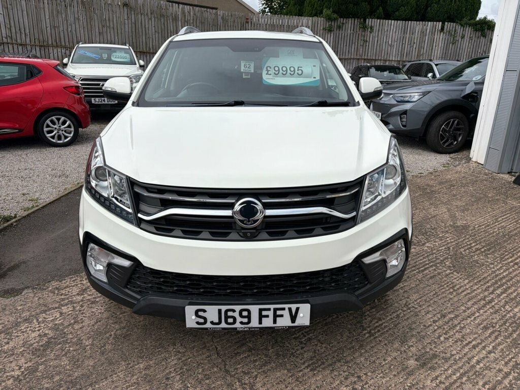 SsangYong Korando 2L Ultimate White #2