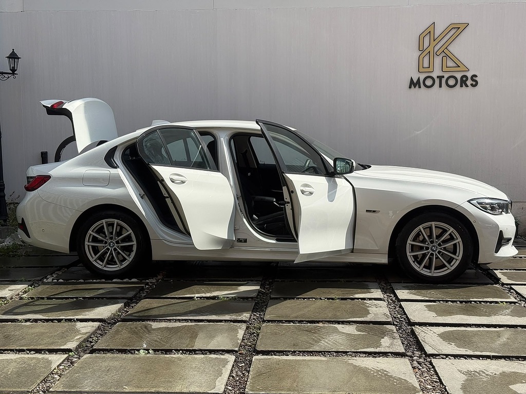 BMW 3 Series 2.0 330E 12Kwh Se Pro Saloon Plug-in Hy PL21XNP White #4