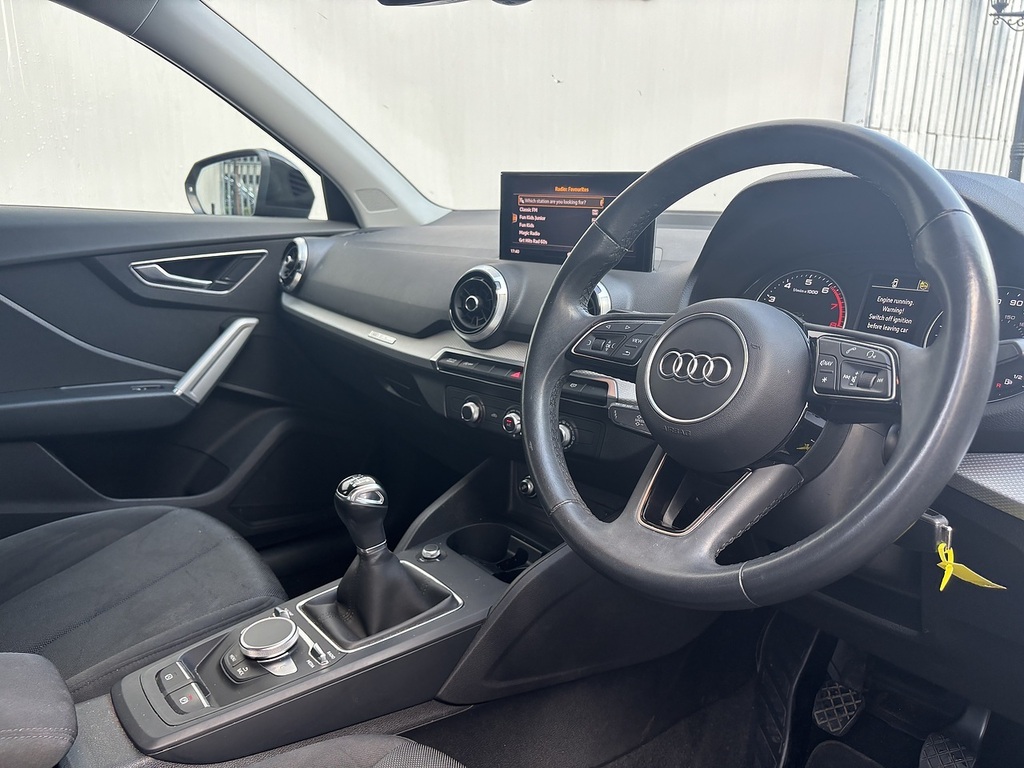 Audi Q2 1.5 Q2 Black Edition 35 Tfsi Suv Pet White #4