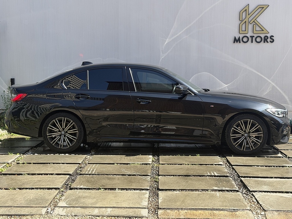 BMW 3 Series 320I M Sport Saloon Black #3