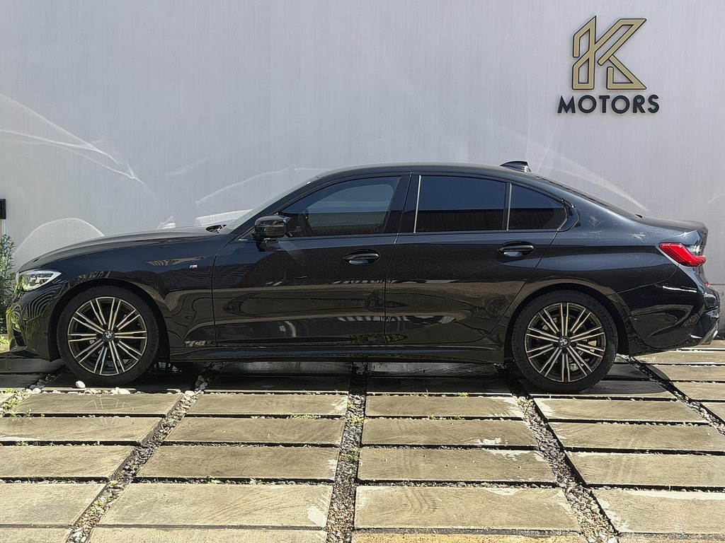 BMW 3 Series 320I M Sport Saloon Black #29