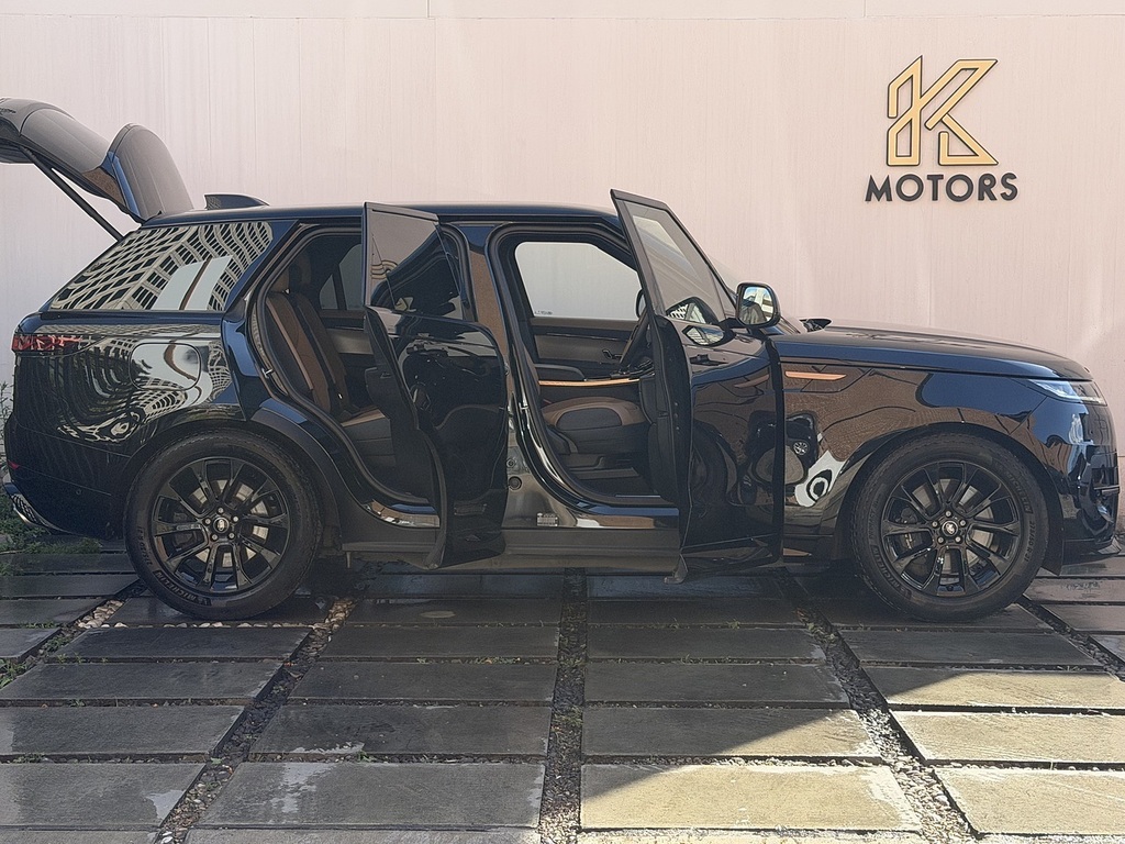 Land Rover Range Rover Sport 3.0 P440e 38.2Kwh Dynamic Se Suv Plug-i HT23GKY Black #4