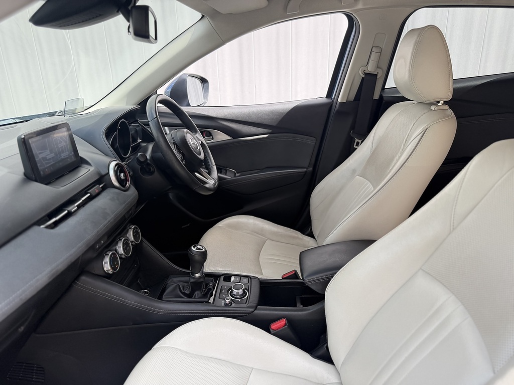 Mazda CX-3 2.0 Skyactiv-g Sport Nav Suv Eur Black #34