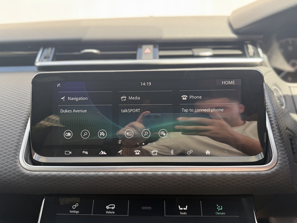 Land Rover Range Rover Velar Land Rover 2.0 D240 R-dynamic S Estate White #18