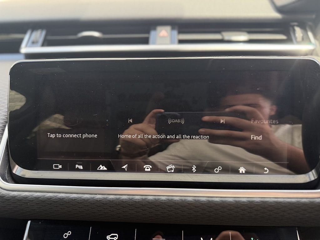Land Rover Range Rover Velar Land Rover 2.0 D240 R-dynamic S Estate White #20
