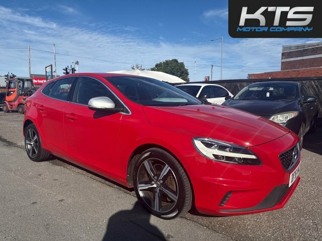 Volvo V40 D2 R-design Hatchback Red