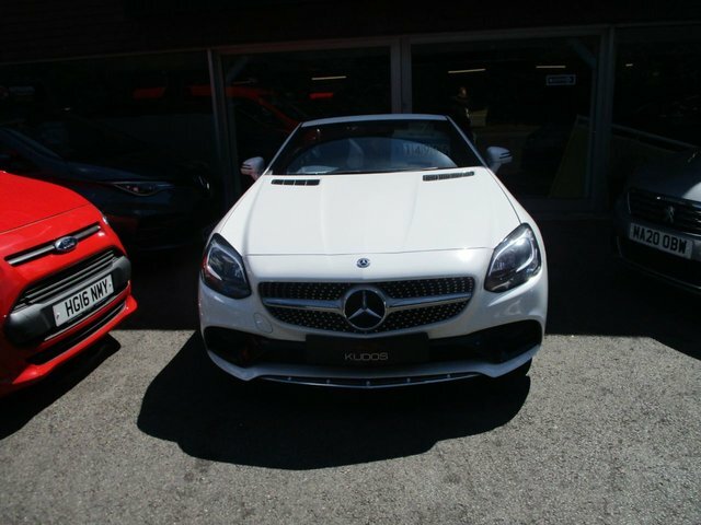 Mercedes-Benz SLC 2017 1.6 Slc180 Amg Line Convertible G- White #4