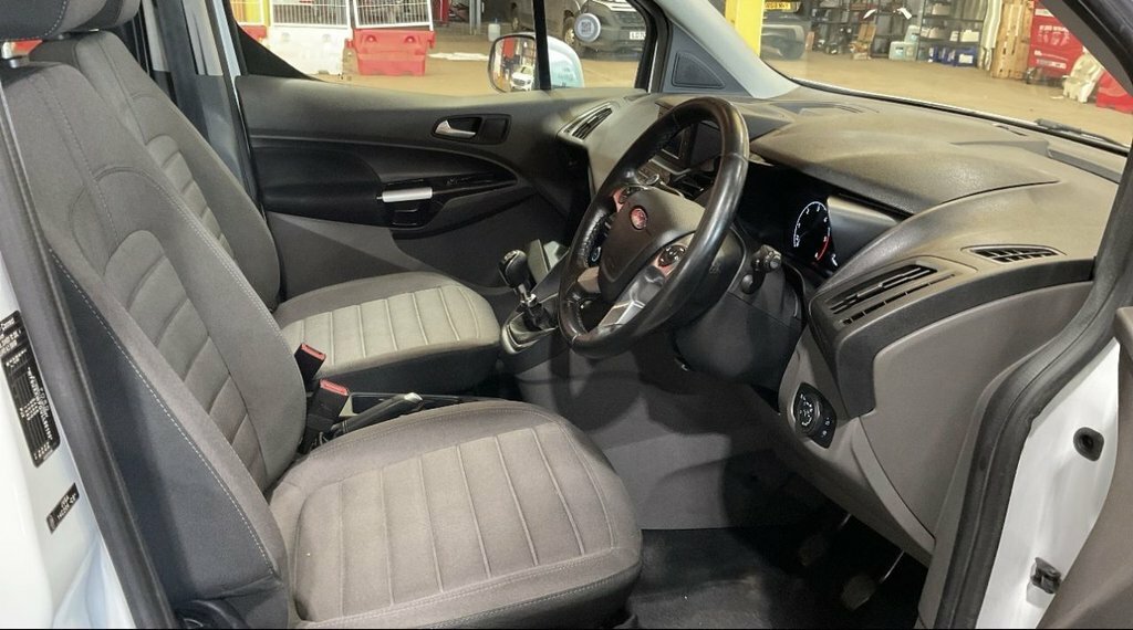 Ford Grand Tourneo Connect 1.5L Titanium White #6