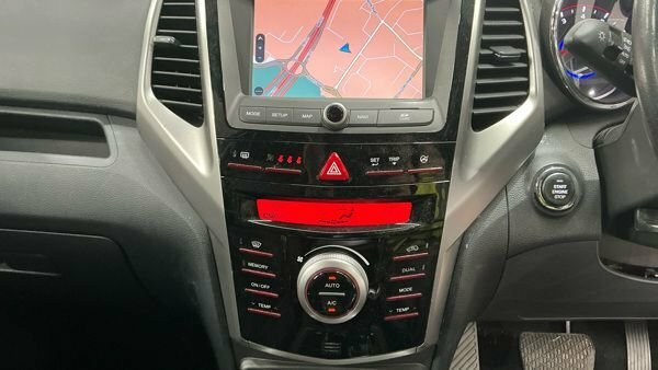 SsangYong Tivoli 1.6 E-xgi Elx Suv Euro 6 Ss White #11