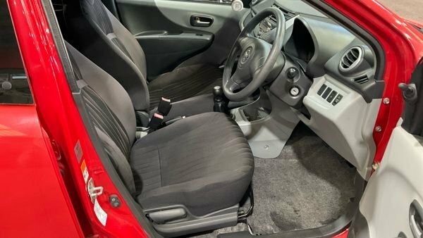 Nissan Pixo 1.0 N-tec Hatchback Euro 5 68 P Silver #10