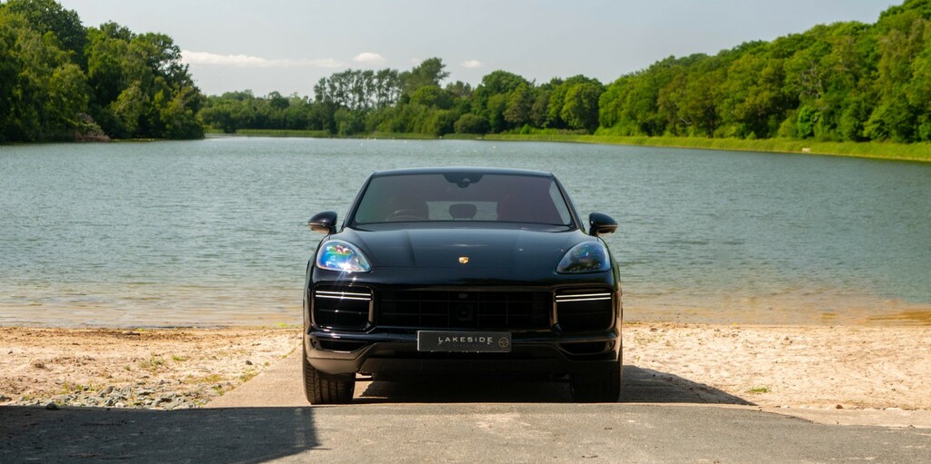 Porsche Cayenne 4.0 V8 E-hybrid 14.1Kwh Turbo S Black #2