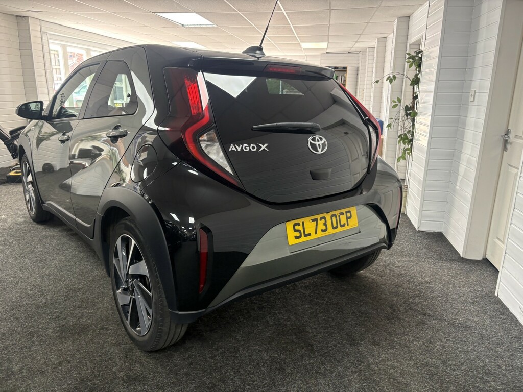 Toyota Aygo X 1.0 Vvt-i Edge Green #5