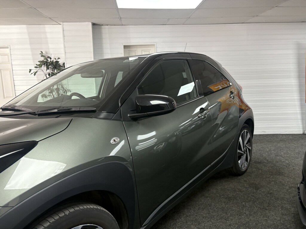 Toyota Aygo X 1.0 Vvt-i Edge Green #4