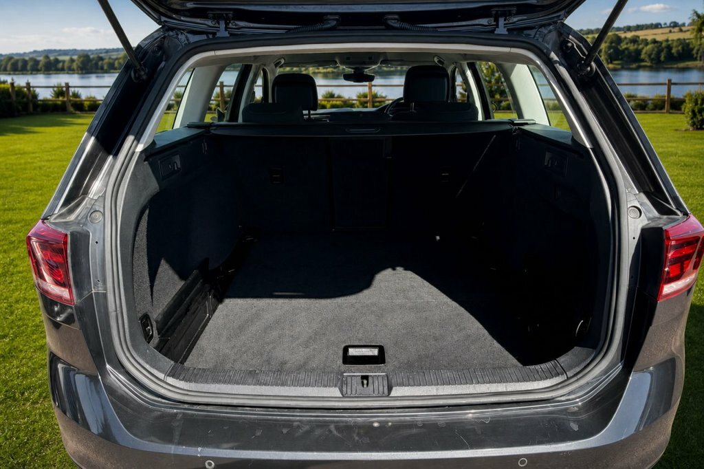 Volkswagen Passat 1.6L Se Nav Grey #5