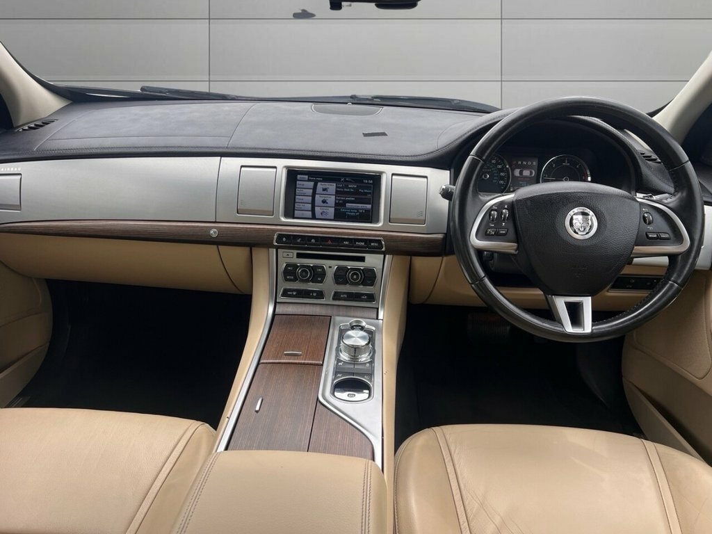 Jaguar XF 2.2 D Se Sportbrake 163 Bhp Blue #18