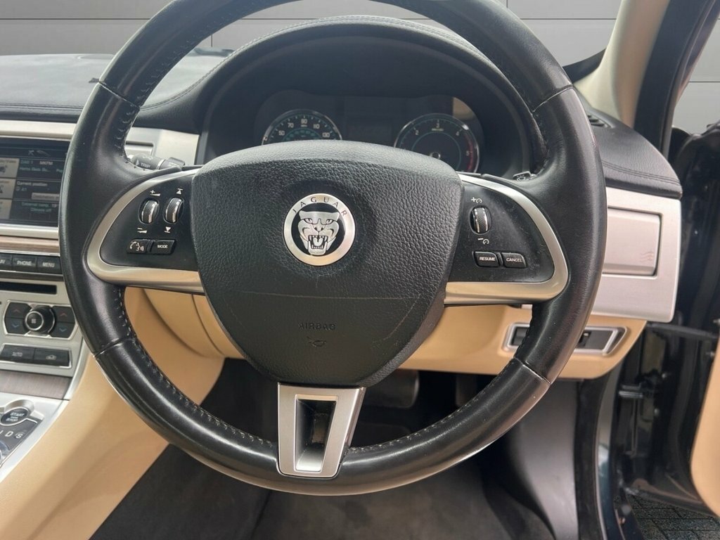 Jaguar XF 2.2 D Se Sportbrake 163 Bhp Blue #19