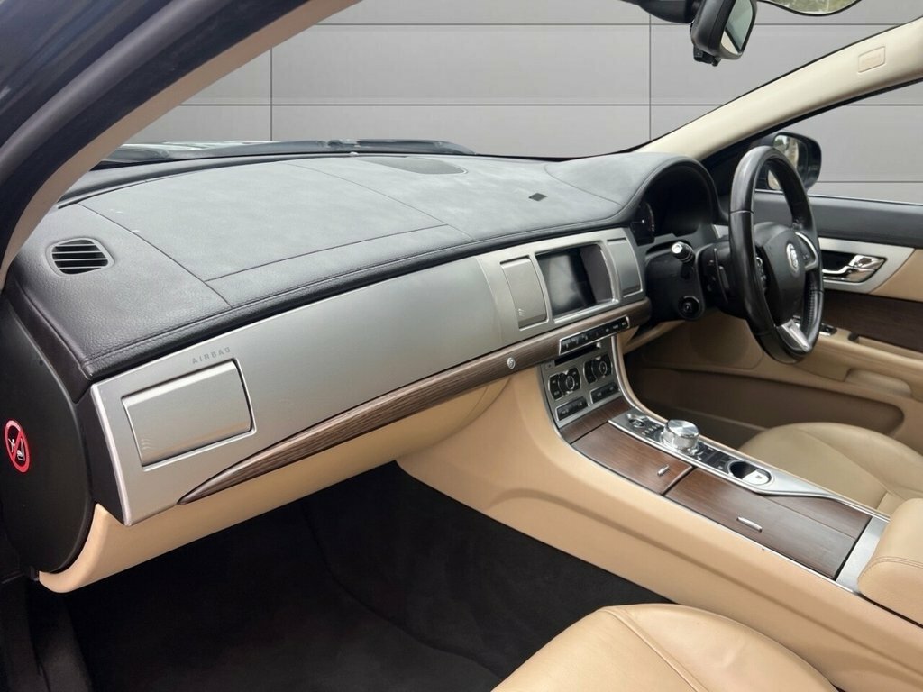 Jaguar XF 2.2 D Se Sportbrake 163 Bhp Blue #15